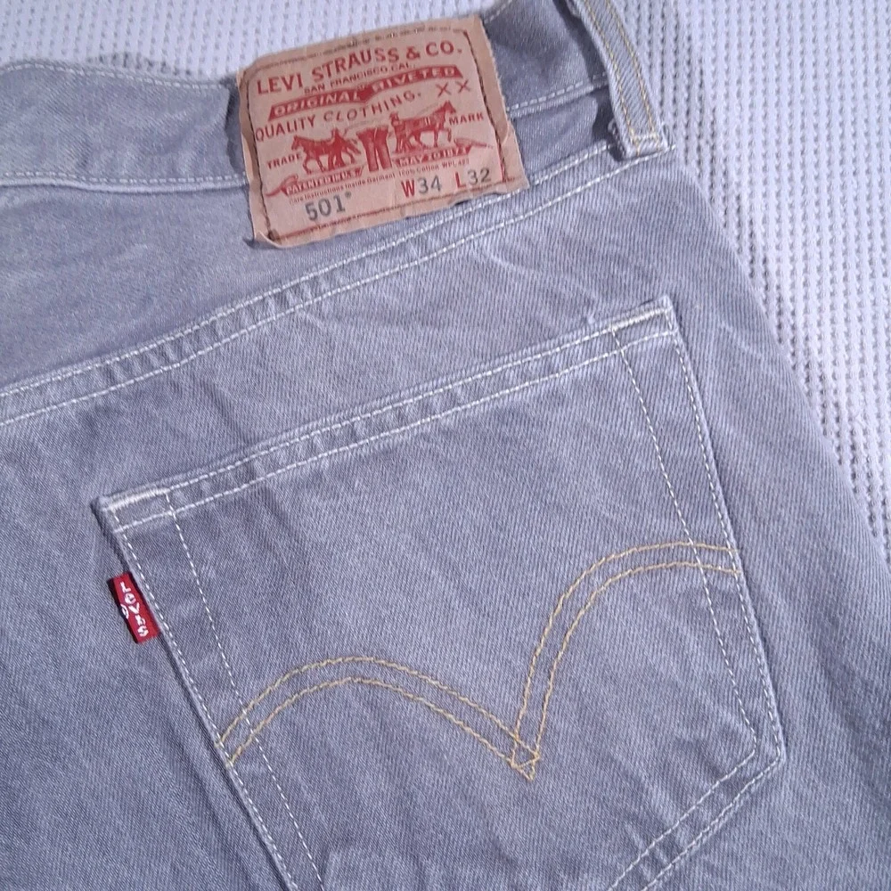 Levis 501 Org. Gray Acid Wash Str. Leg Button Fly Jeans Mens 34x32 (Fits 32x30)